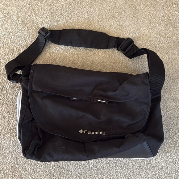 Columbia Messenger Bag - Picture 1 of 6